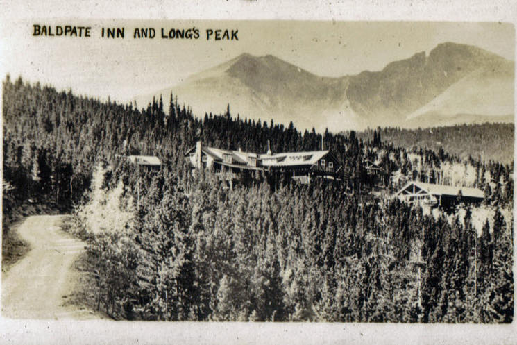 The Baldpate Inn in the shadow of Longs Peak